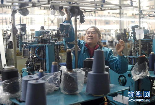 浙江諸暨 紡織外貿企業趕訂單